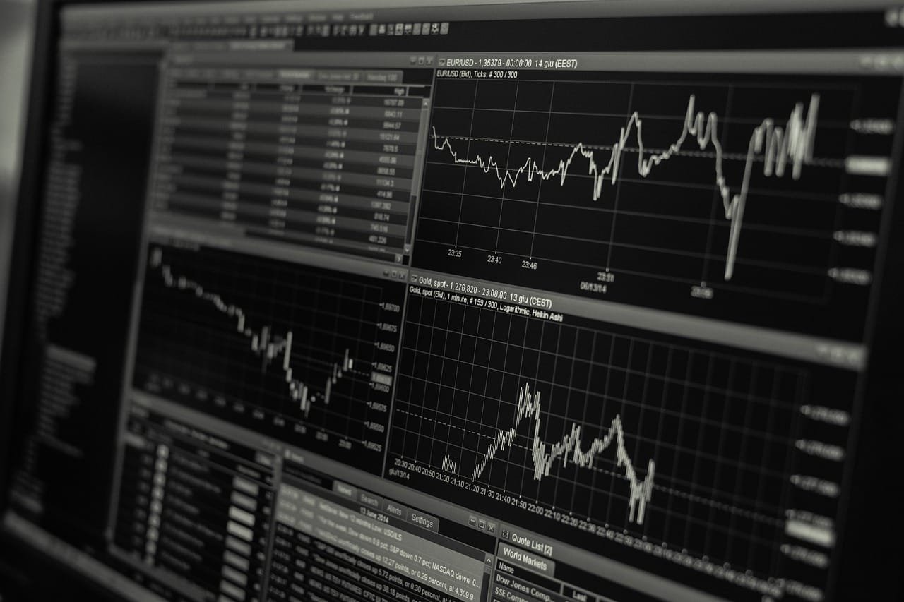 Marco Legal da Inteligência Artificial no Brasil: PL 2338/2023 1 stock, trading, monitor, business, finance, exchange, investment, market, trade,