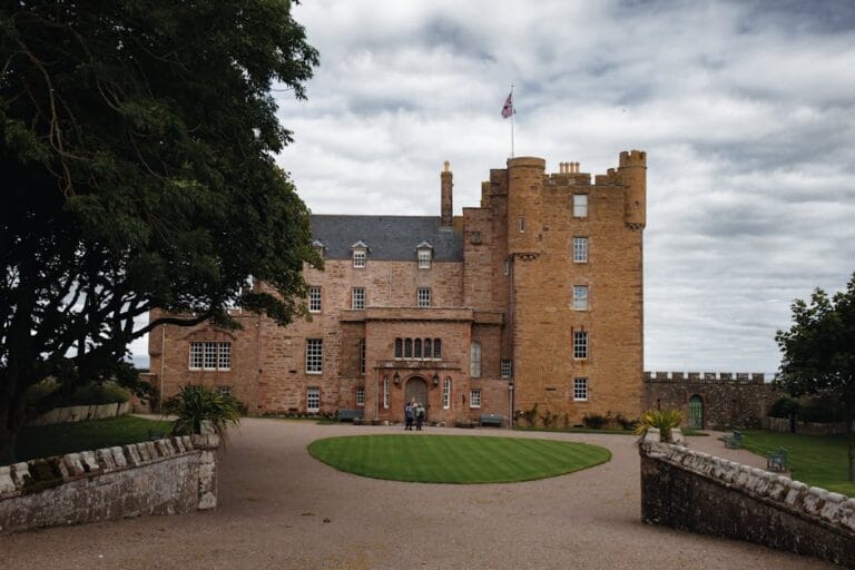 MEI e INSS: Contribuição, Direitos e Como Aumentar Sua 4 MEI INSS 2026: Direitos, Contribuição e Limitações Explicadas