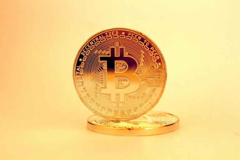 Ilustração sobre criptomoedas regulamentacao brasil