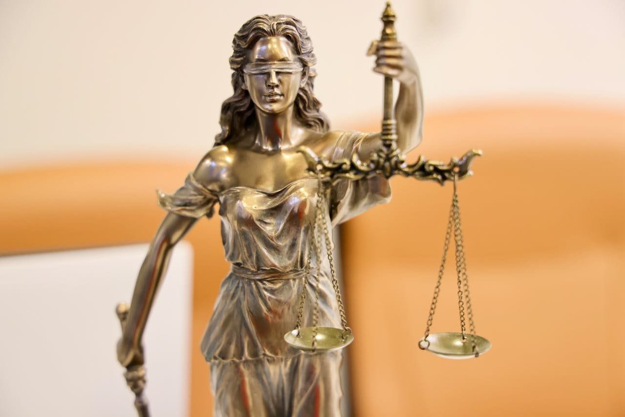 Impessoalidade Nos Atos Administrativos 1 Balança da justiça representando impessoalidade nos atos administrativos