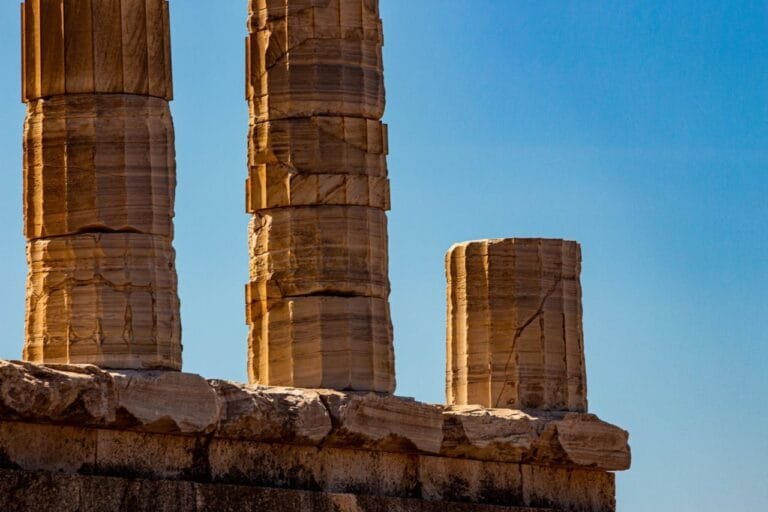 Princípios Do Direito Administrativo 7 Pilares representando os princípios do direito administrativo