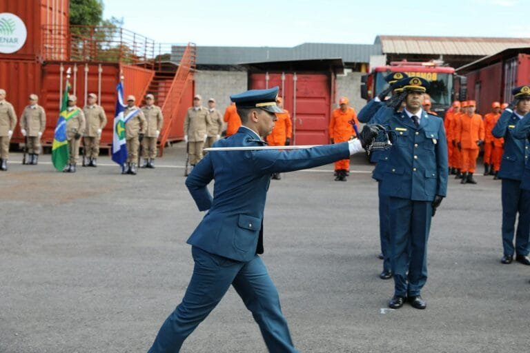 Official ceremony featuring military parade and firefighters in Mato Grosso, Bra