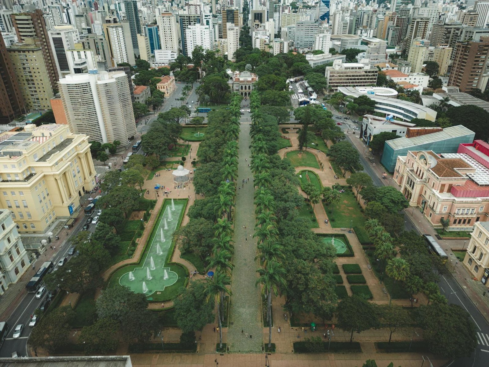 Falência a pedido da Fazenda Pública 1 Discover the urban charm of Liberty Square in Belo Horizonte, Brazil, from above