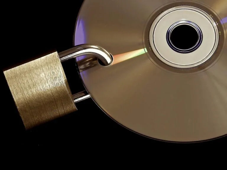 privacy policy, data security, encrypted, password, access data, u-lock, to, closed, metal