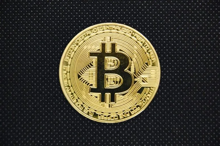 Ilustração sobre regulamentação criptoativos brasil