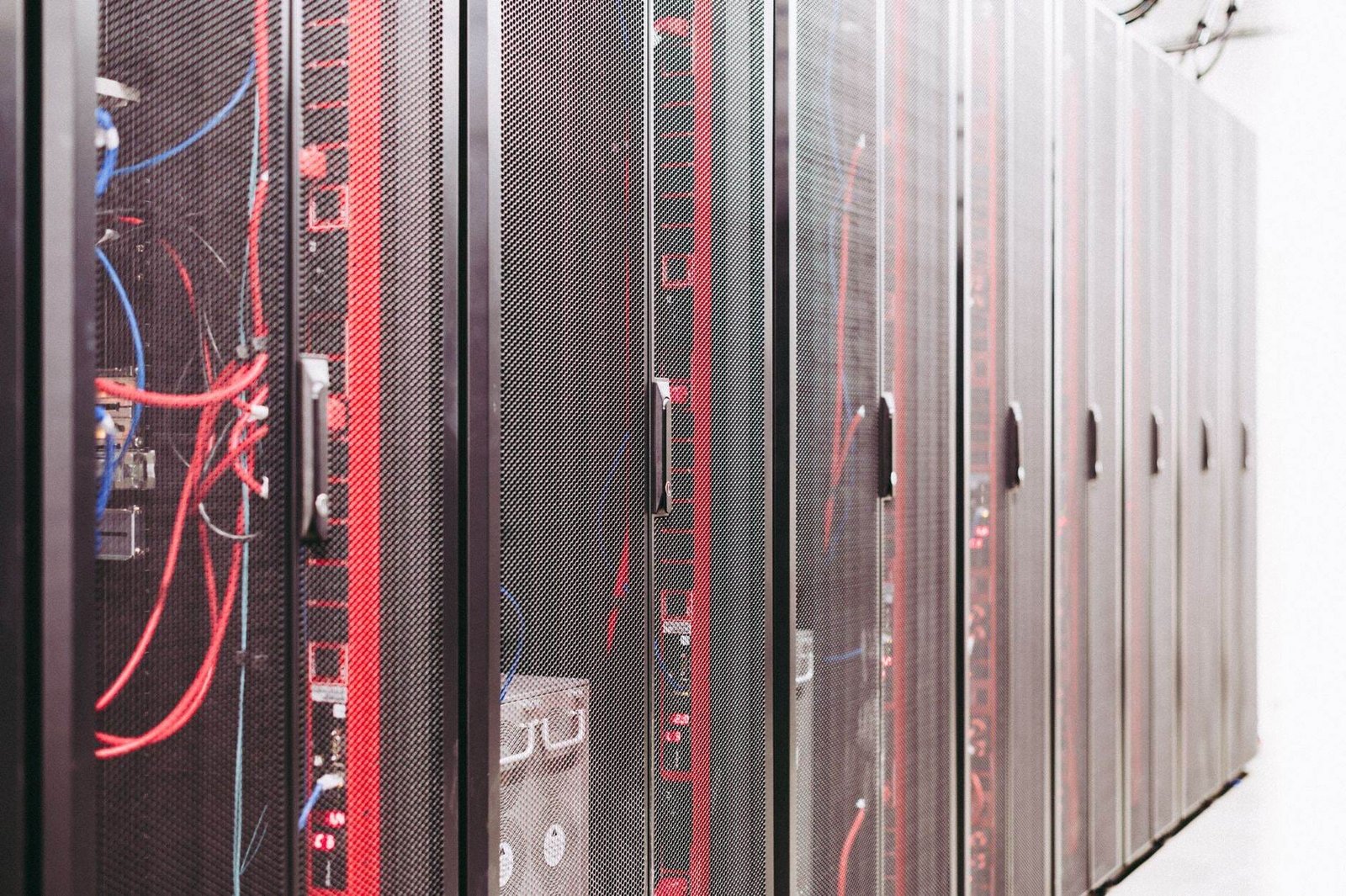Imagem ilustrativa: Dataprev conclui migração do mainframe e reduz pela metade o tempo de processamento da folha do INSS