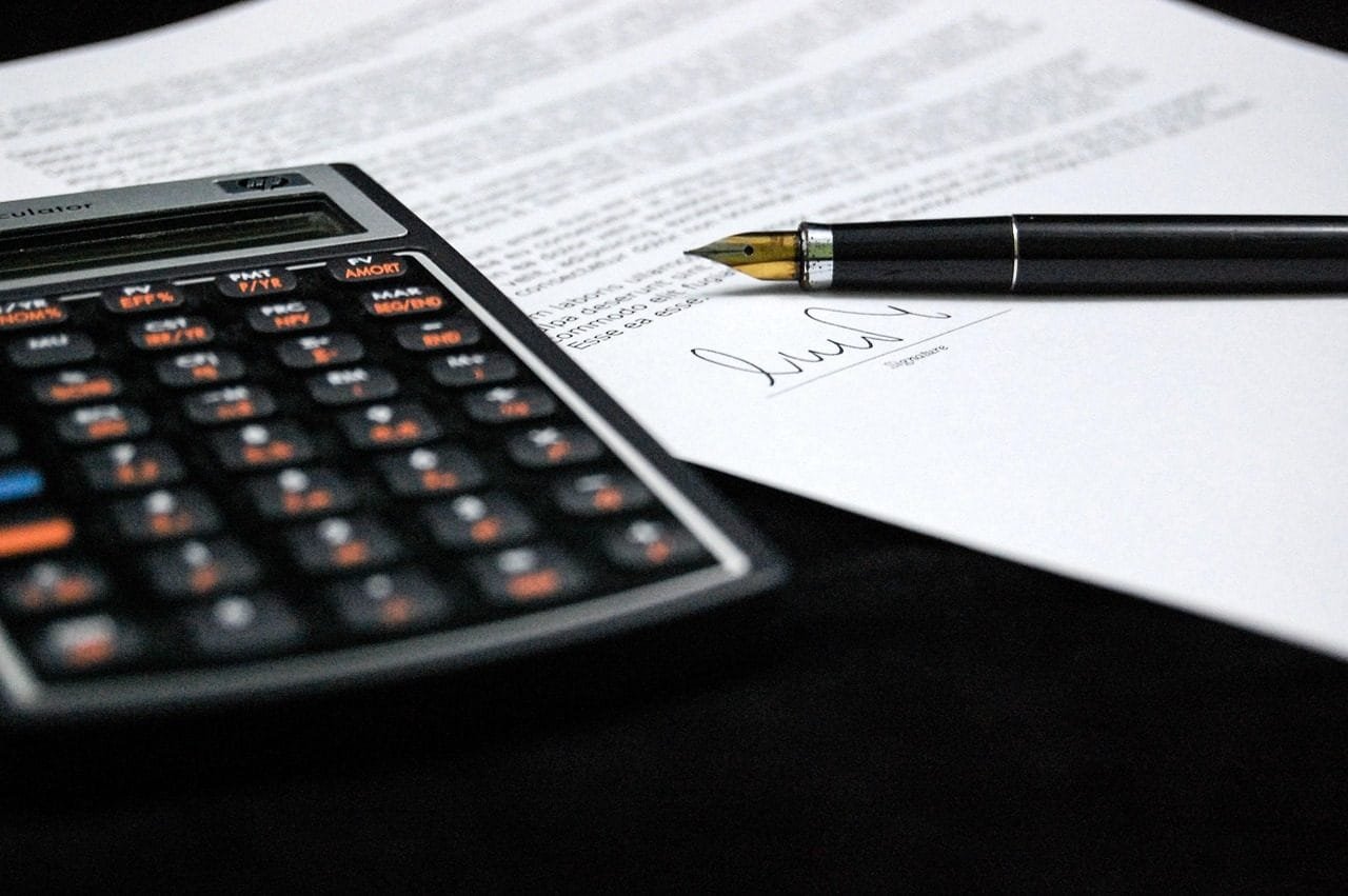 Desaposentação: O Que o STF Decidiu e as Alternativas 2026 1 document, agreement, documents, sign, business, paper, pen, calculator, agreement, agreement, agreement, calculator, cal