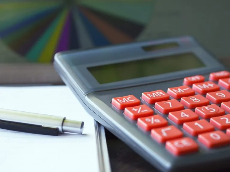 calculator, calculation, assurance, finances, accounting, pen, investment, desk, work, tax