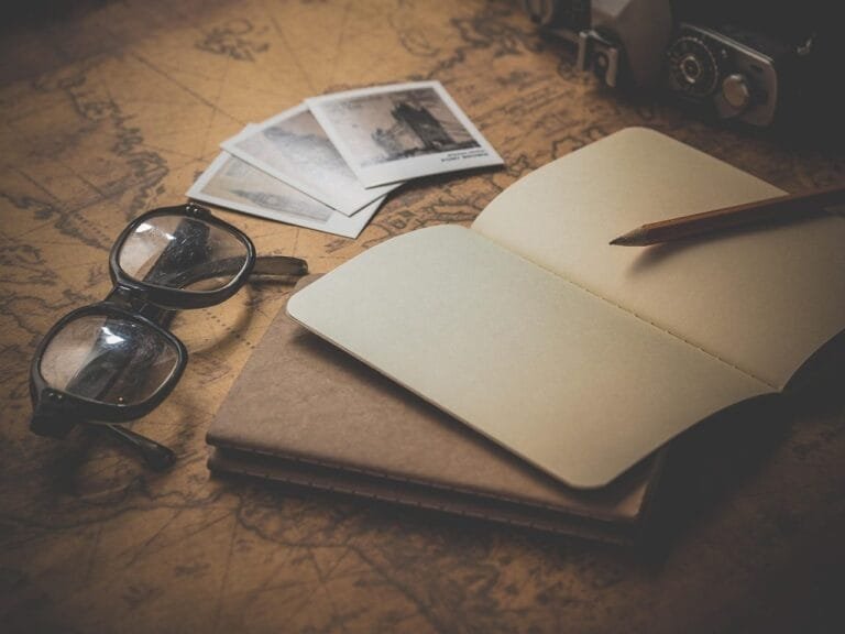Mandado de Segurança em Matéria Previdenciária 2 notepad, glasses, travel, planning, page, notes, paper, vacation, trip, desk, photographs, write, concept, old, retro, a