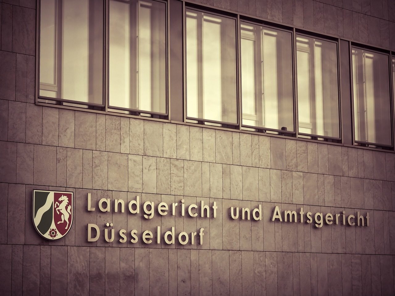 facade, district court, lettering, national coat of arms, architecture, dish, building, ju