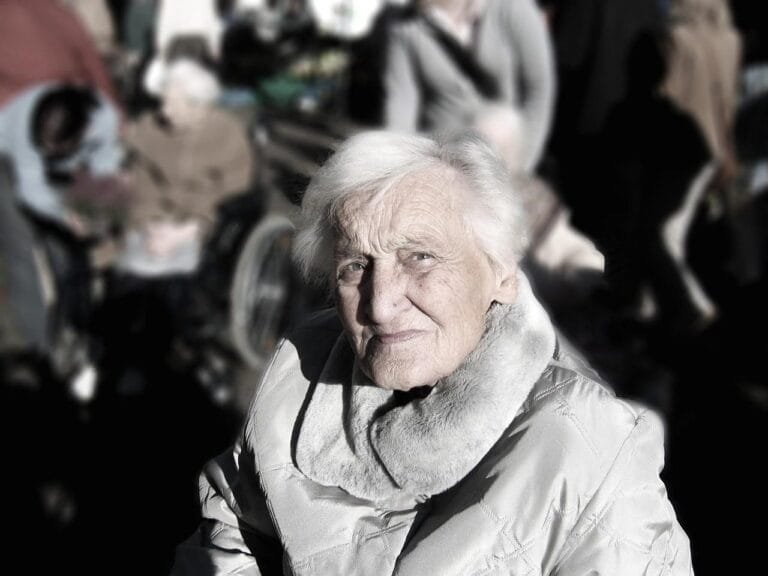 MEI e Previdência: Contribuição, Benefícios e Como Garantir Aposentadoria 7 woman, elderly, portrait, old, senior, aged, grandma, grandmother, elderly, elderly, elderly, senior, senior, grandma, g