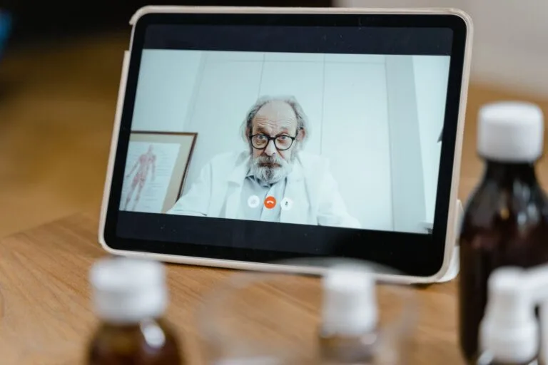Imagem ilustrativa: Perícia Conectada do INSS chega a 700 agências e amplia atendimento remoto por telemedicina