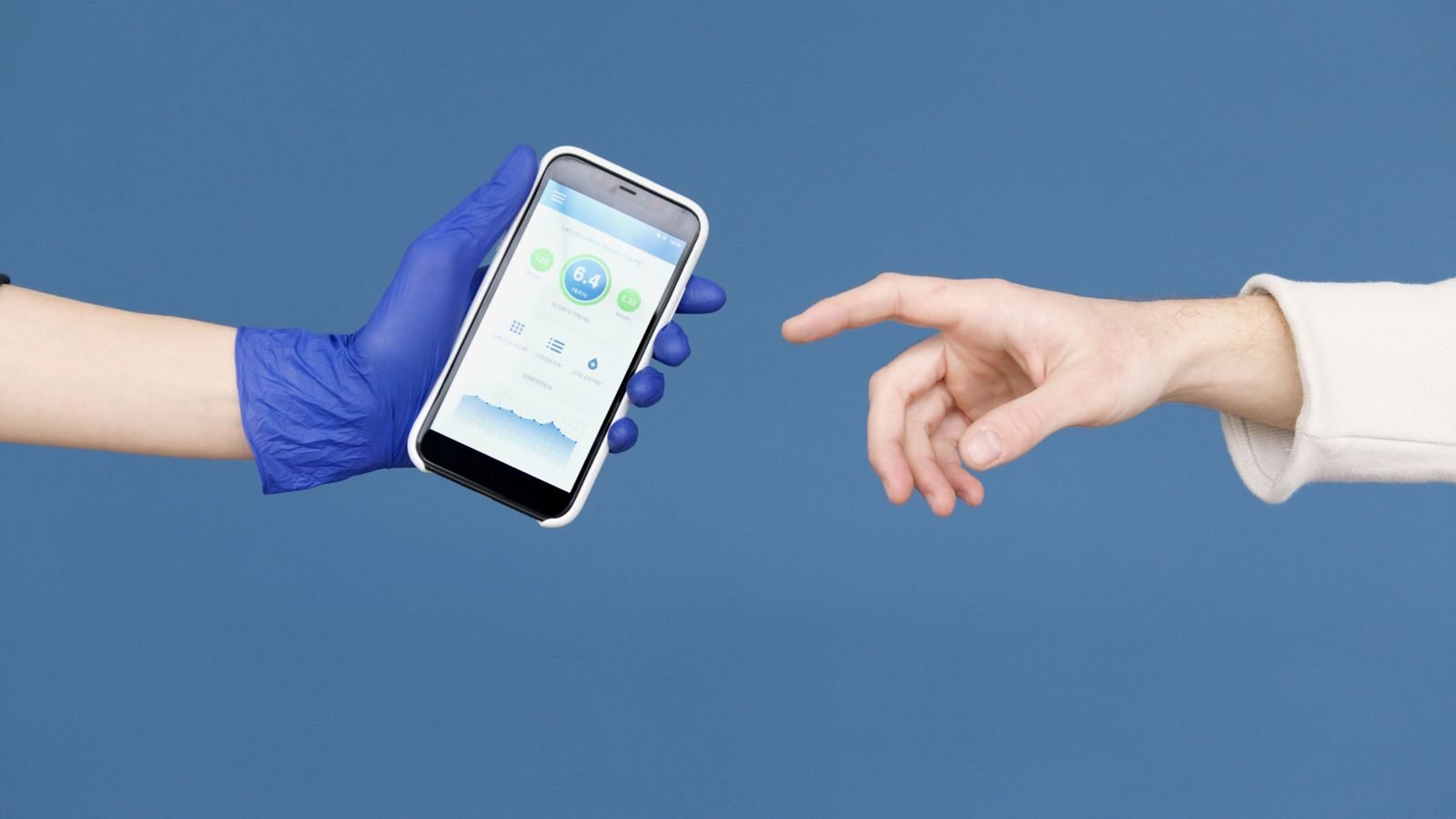 Proteção de dados pessoais: direitos do cidadão na era digital 1 Conceptual image of hands reaching for smartphone with health app on blue background.