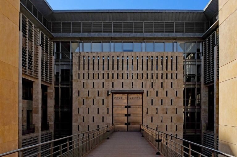 building, architecture, modern, judgment, justice, door, courthouse, outdoors, aix-en-prov