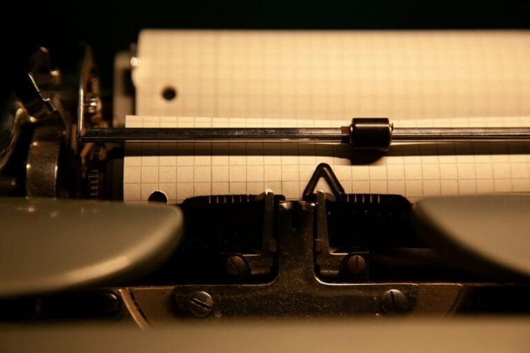 writing, typewriter, office, business, torpedo, paper, type, vintage, old, key, analogue, technology, write, antique, wr