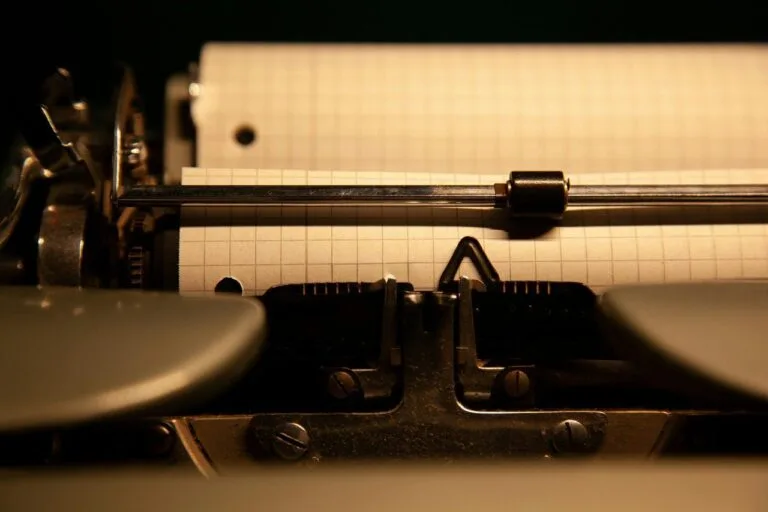 writing, typewriter, office, business, torpedo, paper, type, vintage, old, key, analogue, technology, write, antique, wr