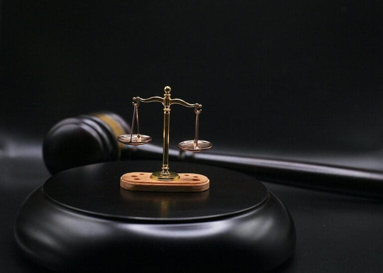 gavel, justice, judge, courtroom, lawsuit, law, lawyer, regulation, statute, themis, libra