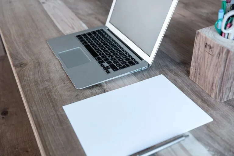 home office, laptop, notebook, startup, office, mac, apple, macbook, paper, pen, table, wo