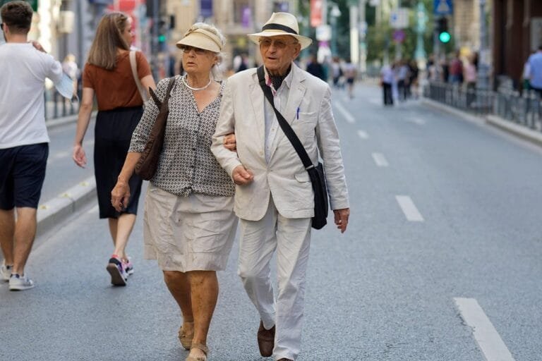 elderly couple, walking, city, street, city life, elderly couple, elderly couple, elderly 