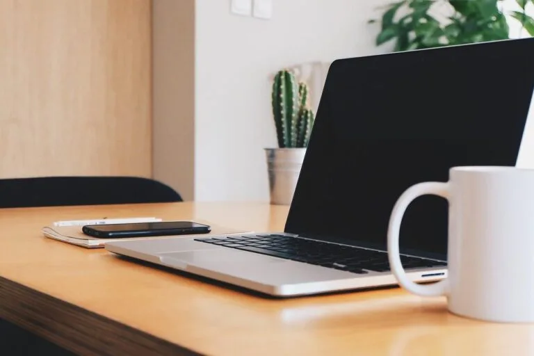office, desk, business, working, mobile, phone, coffee cup, macbook, computer, laptop, tec