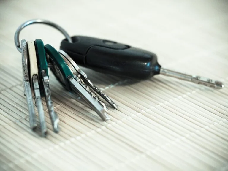 key, car key, keychain, metal, door key, symbols, house keys, close to, federation, door, 