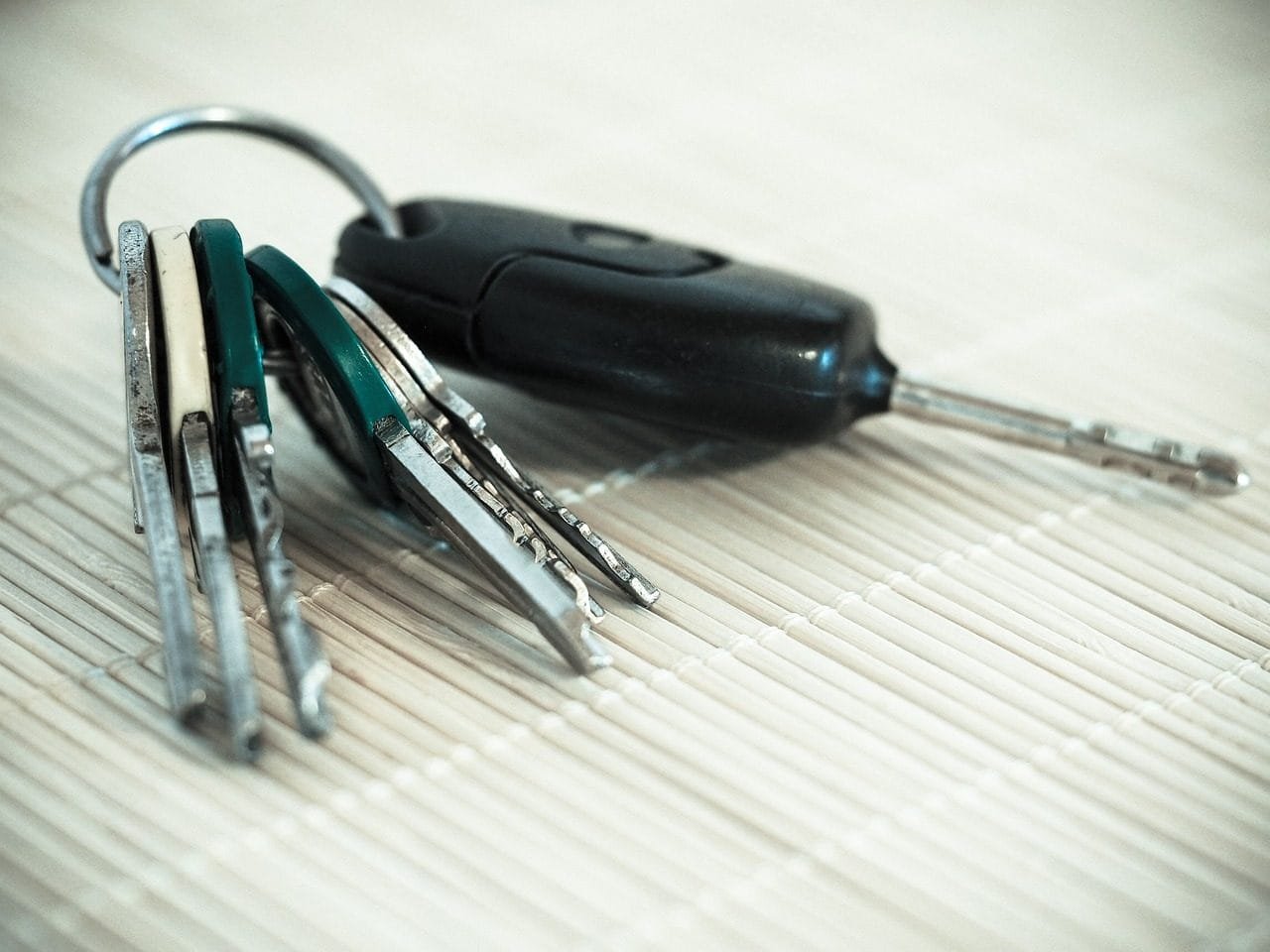key, car key, keychain, metal, door key, symbols, house keys, close to, federation, door,