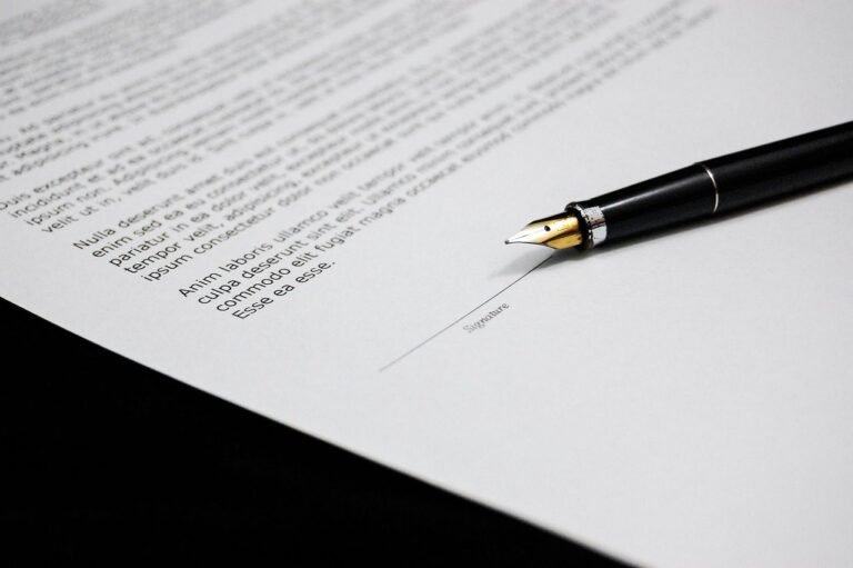 Improbidade administrativa: o que mudou no foco do dolo e quem responde 2 document, agreement, documents, sign, business, paper, pen, agreement, agreement, agreemen