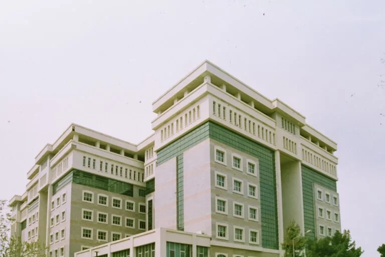 A modern multi-story courthouse building in Antalya, showcasing contemporary architecture.