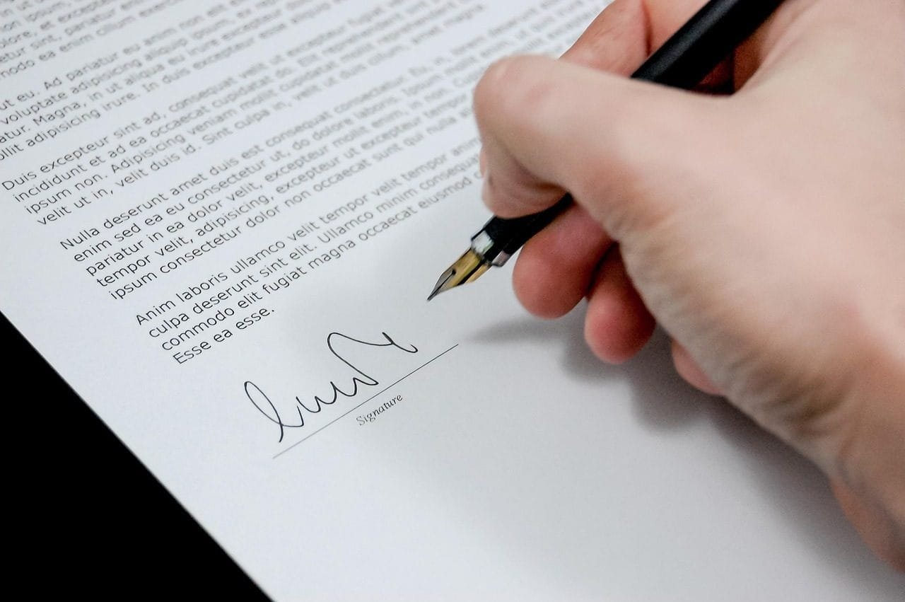Servidor que causou o dano: como funciona a acao de regresso do Estado 1 document, agreement, documents, sign, business, paper, pen, agreement, agreement, agreemen