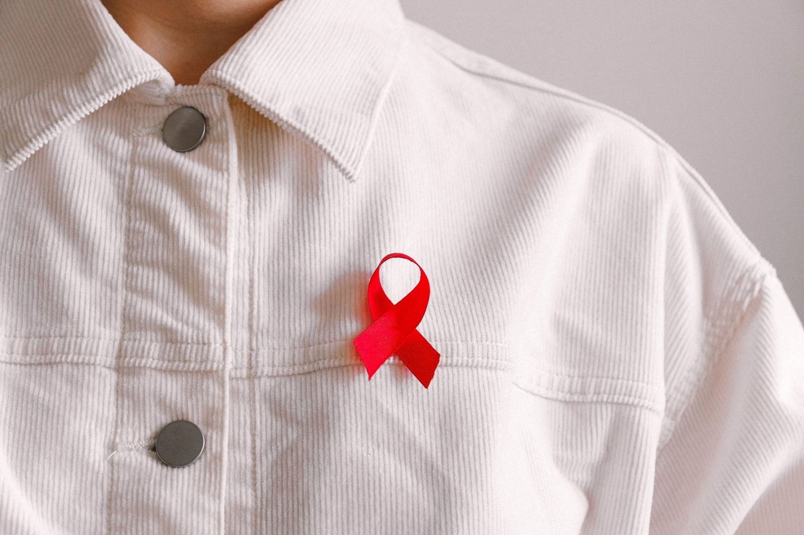 Laço vermelho de conscientização sobre HIV/AIDS